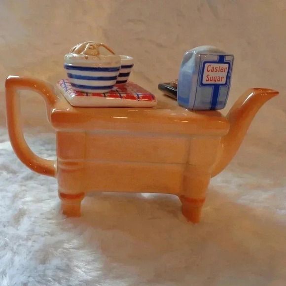 Teapot Pie Baking Figurine - Picture 5 of 10